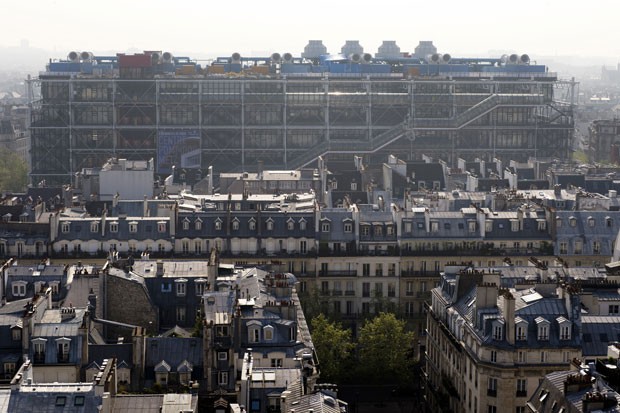 O Centre Georges Pompidou, em Paris, em obras (Foto: Lionel Bonaventure/AFP)