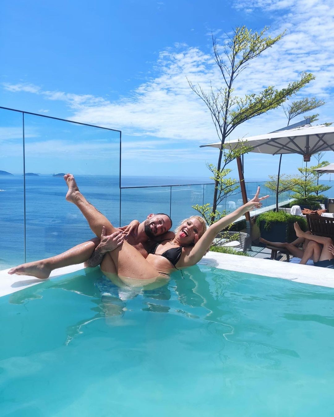 Diego Hypolito sobre manhã de sol na piscina: A vida é feita de momentos felizes (Foto: Reprodução Instagram)