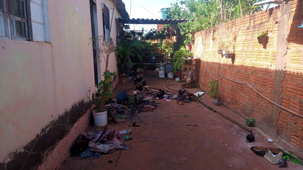 Polícia investiga o que pode ter começado o incêndio. — Foto: OsvaldoNóbrega/TVMorena