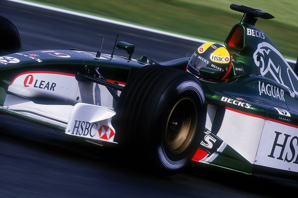 Luciano Burti, pela Jaguar, no GP da Malásia de 2001, em Sepang — Foto: Clive Mason/Allsport