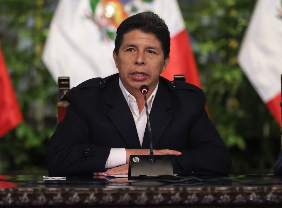 Presidente do Peru, Pedro Castillo, conduz entrevista coletiva com seus ministros de Estado no Palácio dos Governos em Lima