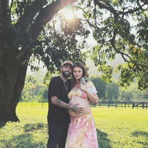 Cintia Dicker e Pedro Scooby grávidos da filha Aurora — Foto: Reprodução/Instagram