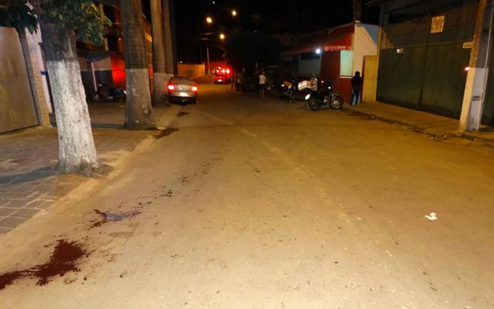 criminosos efetuam disparos e matam homem em muriae outras duas pessoas ficaram feridas zona da mata g1