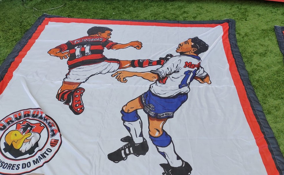 Soco De Um Lado Voadora Do Outro A Pancadaria Que Alimenta O Folclore De Flamengo X Velez Flamengo Ge