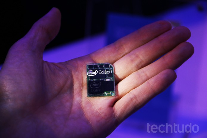 Edison ? computador da Intel equivalente a Pentium quad-core que tem o tamanho de um cart?o SD (Foto: Fabr?cio Vitorino/TechTudo)