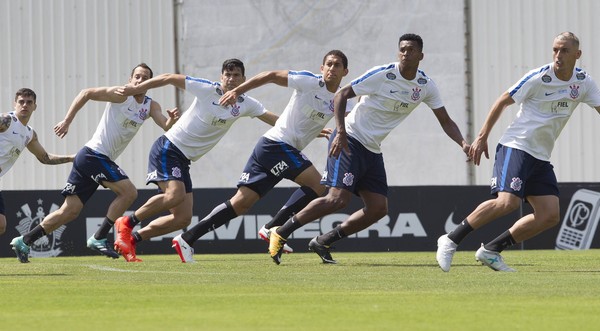 Derrotas consecutivas do Corinthians geram perguntas e buscas por soluções