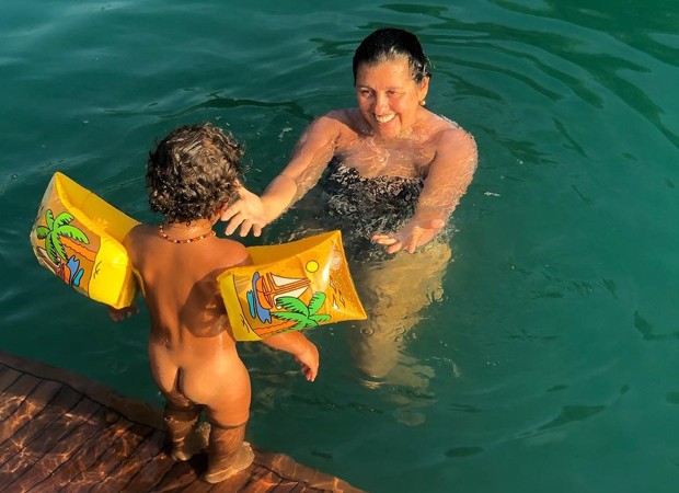 Regina Casé com o neto Brás (Foto: Reprodução/Instagram)