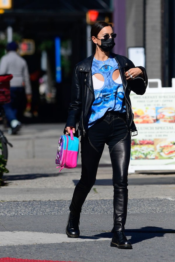 NEW YORK, NY - OCTOBER 14:  Model Irina Shayk is seen walking in SoHo on October 14, 2020 in New York City.  (Photo by Raymond Hall/GC Images) (Foto: GC Images)