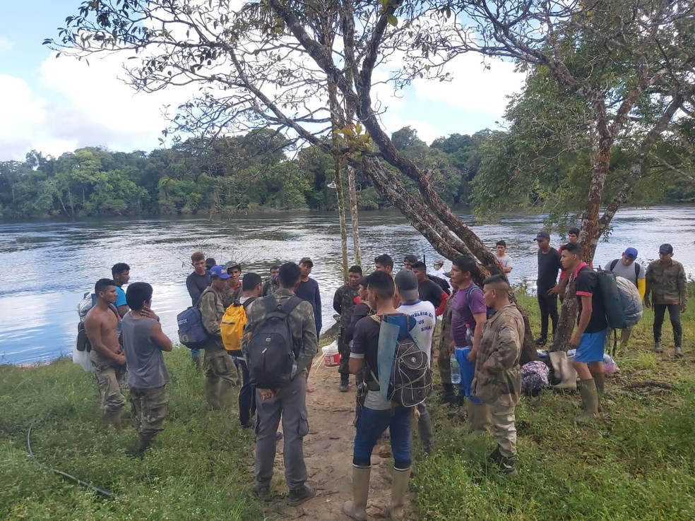 Indígenas da etnia Karipunas vai ajudar procura por adolescentes no Amapá — Foto: Divulgação