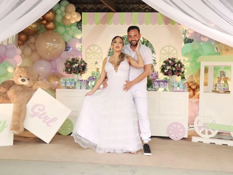 William e a sua mulher, a influenciadora Mellody Barreto &mdash; Foto: Reprodu&ccedil;&atilde;o/Redes sociais