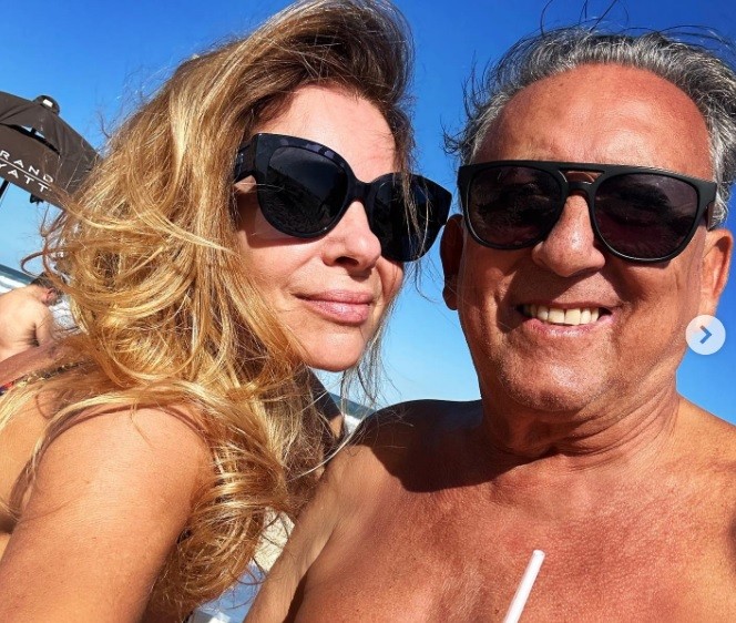 Desirée Soares e Galvão Bueno em praia do Rio de Janeiro — Foto: Reprodução/Instagram
