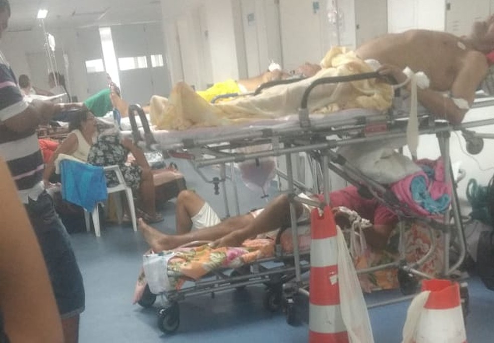 Pacientes sofrem com superlotaÃ§Ã£o no Hospital GetÃºlio Vargas, na Zona Oeste do Recife â Foto: ReproduÃ§Ã£o/WhatsApp