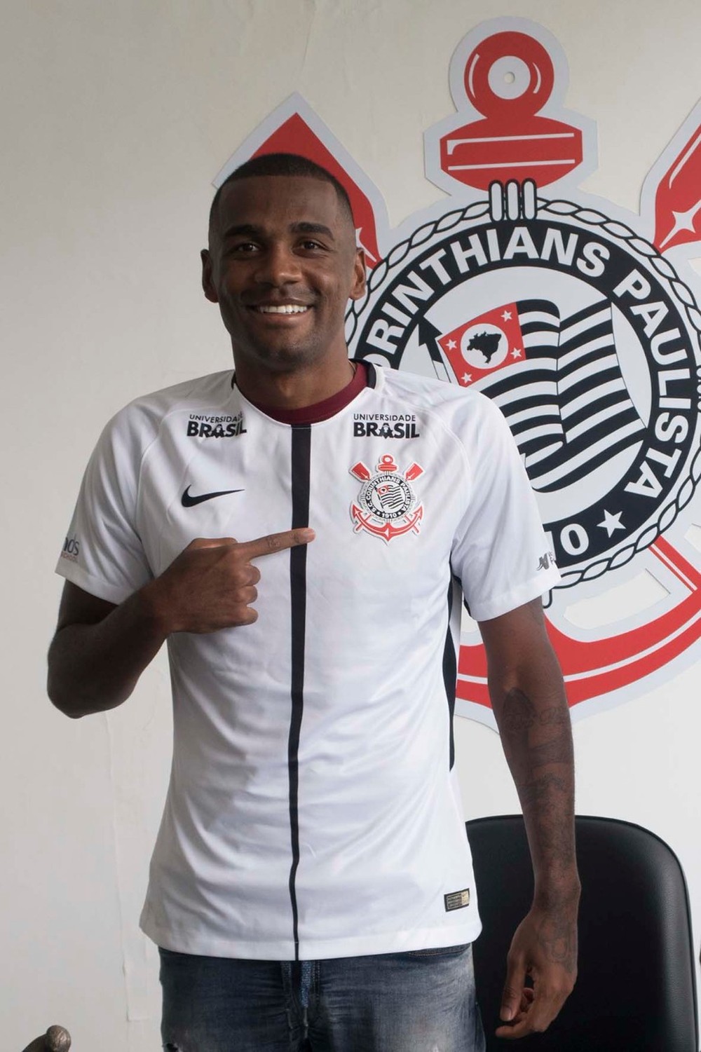 Corinthians anuncia a contratação do zagueiro Marllon, ex-Ponte Preta