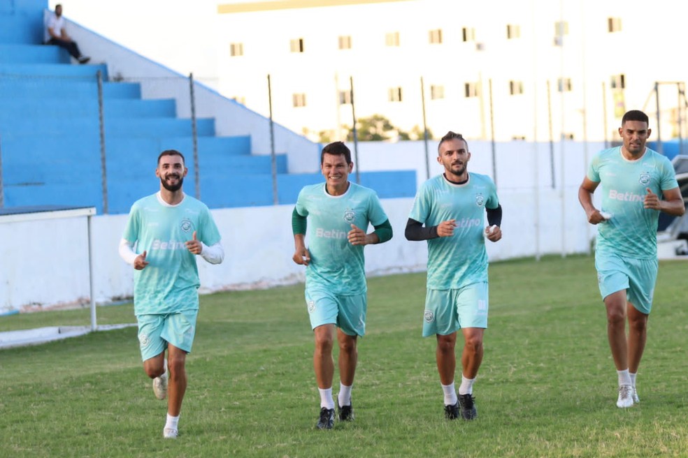 Jogadores do Nacional de Patos em treino no José Cavalcanti — Foto: Éder Sousa / Nacional de Patos