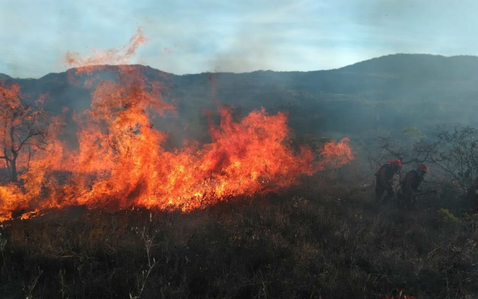 Dentre as cidades que sofrem com os incÃªndios, Rio de Contas tem o estado mais grave  â Foto: DivulgaÃ§Ã£o/Corpo de Bombeiros