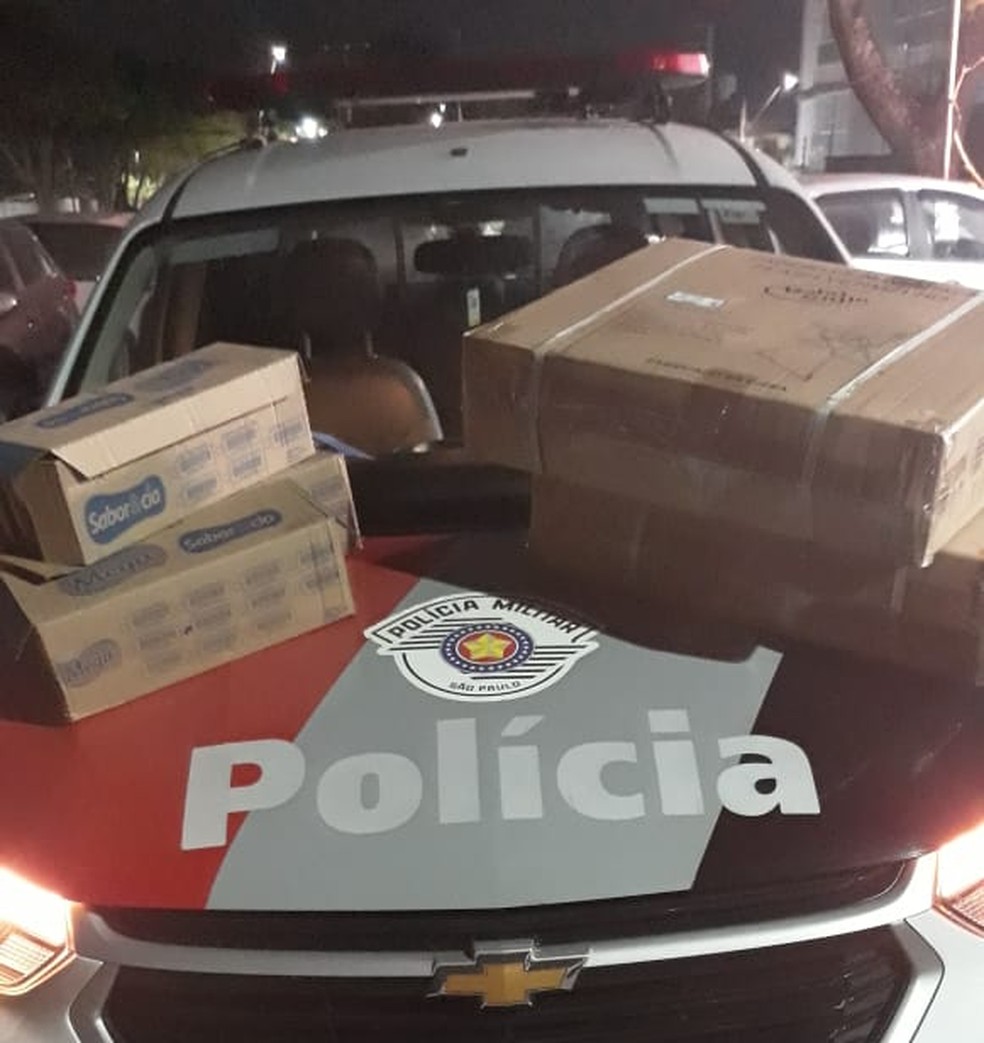 Menor é apreendido após furto de suco em creche de São José dos Campos — Foto: Divulgação/Polícia Militar