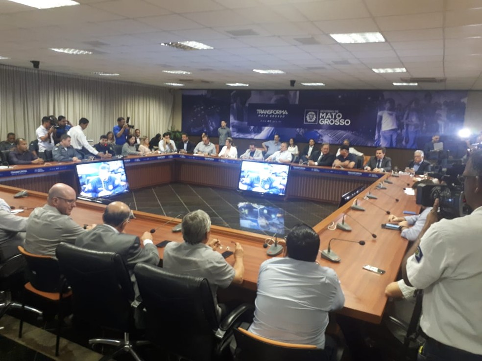 Reunião do gabiente de gestão de crise sobre greve dos caminhoneiros (Foto: Cinthya Rocha/TVCA)