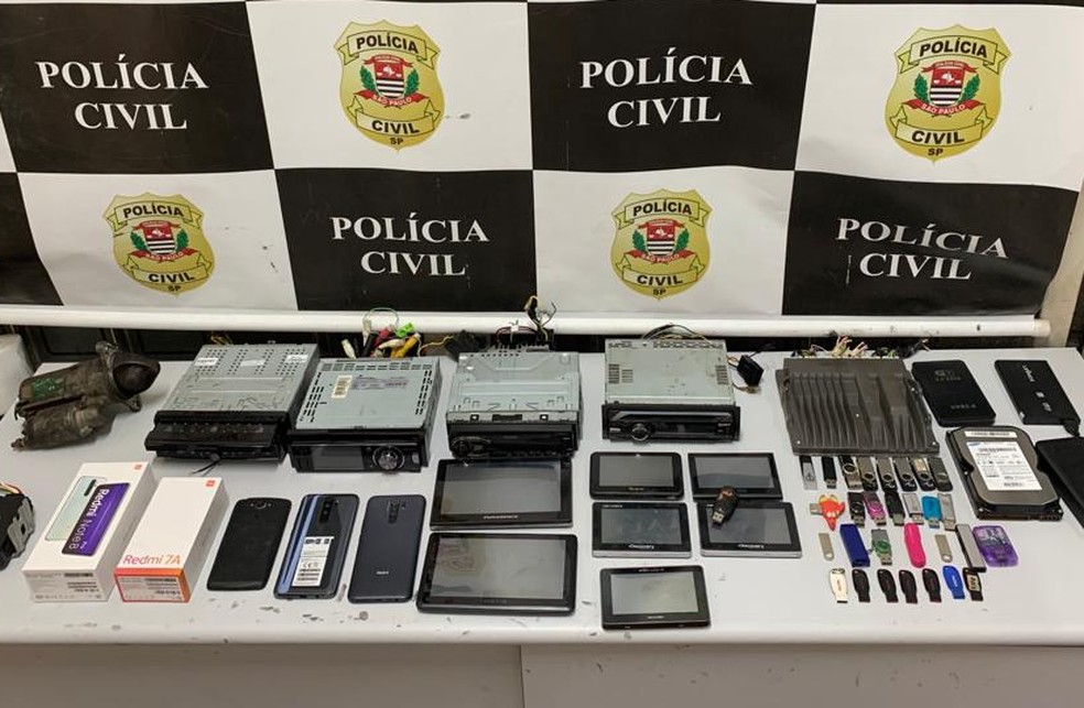 Materiais apreendidos durante operação contra furtos e roubos de caminhonete — Foto: Polícia Civil
