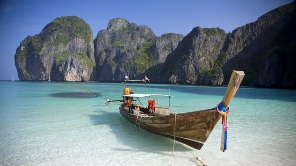 Paraíso tailandês ficou conhecido mundialmente após aparecer em filme com Leonardo DiCaprio  (Foto: Getty Images via BBC)
