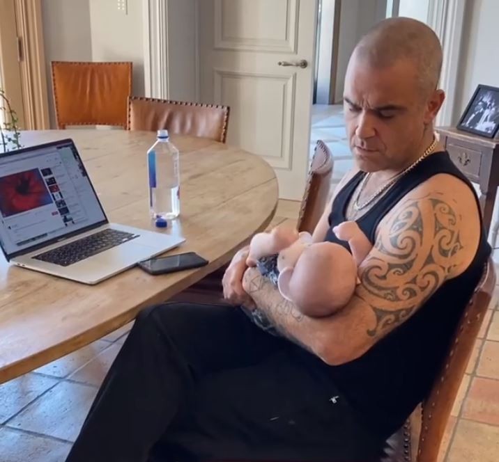 Robbie Williams e o filho Beau (Foto: Instagram)