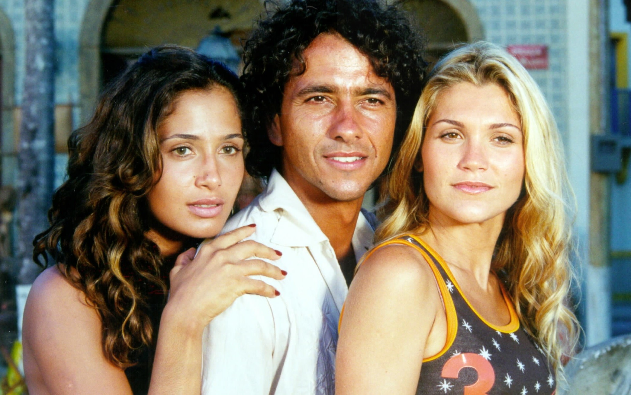 Camila Pitanga, Marcos Palmeira e Flávia Alessandra formaram triângulo amoroso em Porto dos Milagres (2001) (Foto: TV Globo)