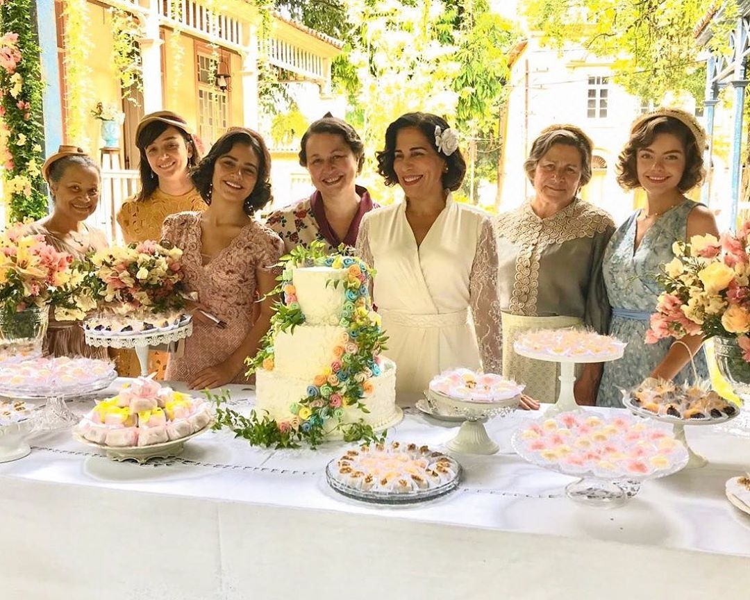 Gloria Pires comemora sucesso de 'Éramos Seis' (Foto: reprodução/instagram)