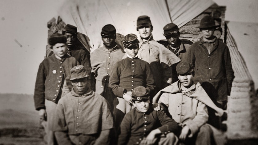 Foto histórica da Guerra Civil Americana usada na série documental da Apple TV+ (Foto: Reprodução/Apple TV+)