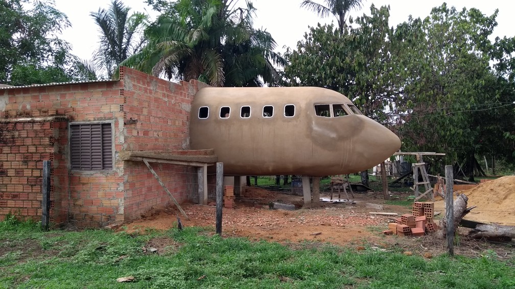 Sonho de técnico em eletrônica é construir um avião inteiro para fazer um filme (Foto: Jheniffer Núbia /G1) Sonho de técnico em eletrônica é construir um avião inteiro para fazer um filme (Foto: Jheniffer Núbia /G1)