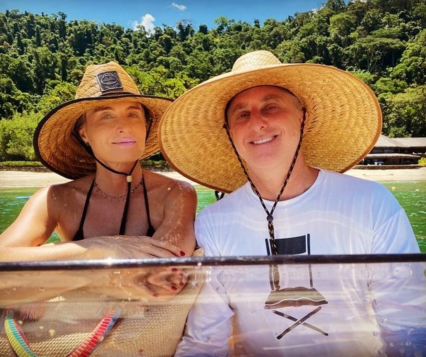 Angélica e Luciano Huck curtem férias de fim de ano no litoral (Foto: Reprodução/Instagram)