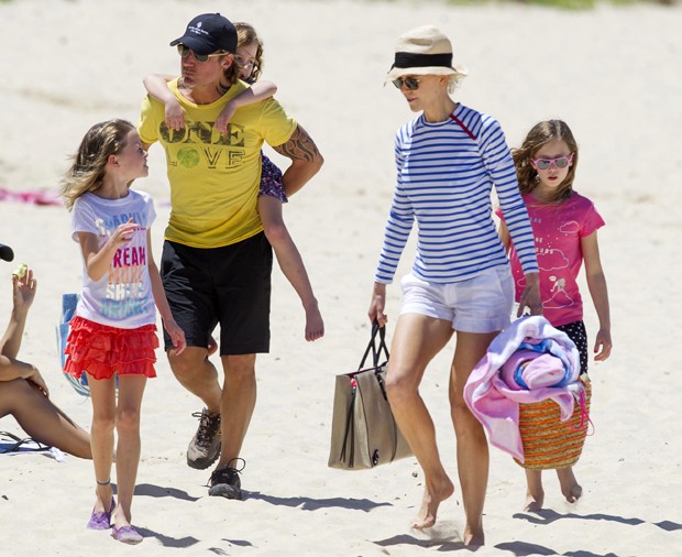 Nicole Kidman com filhas em marido (Foto: The Grosby Group)