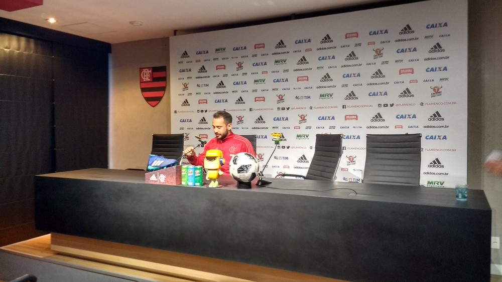 Em clima leve, Everton Ribeiro projeta Fla forte na volta após a Copa