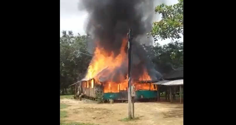 Incêndio destrói casa de madeira em Humaitá
