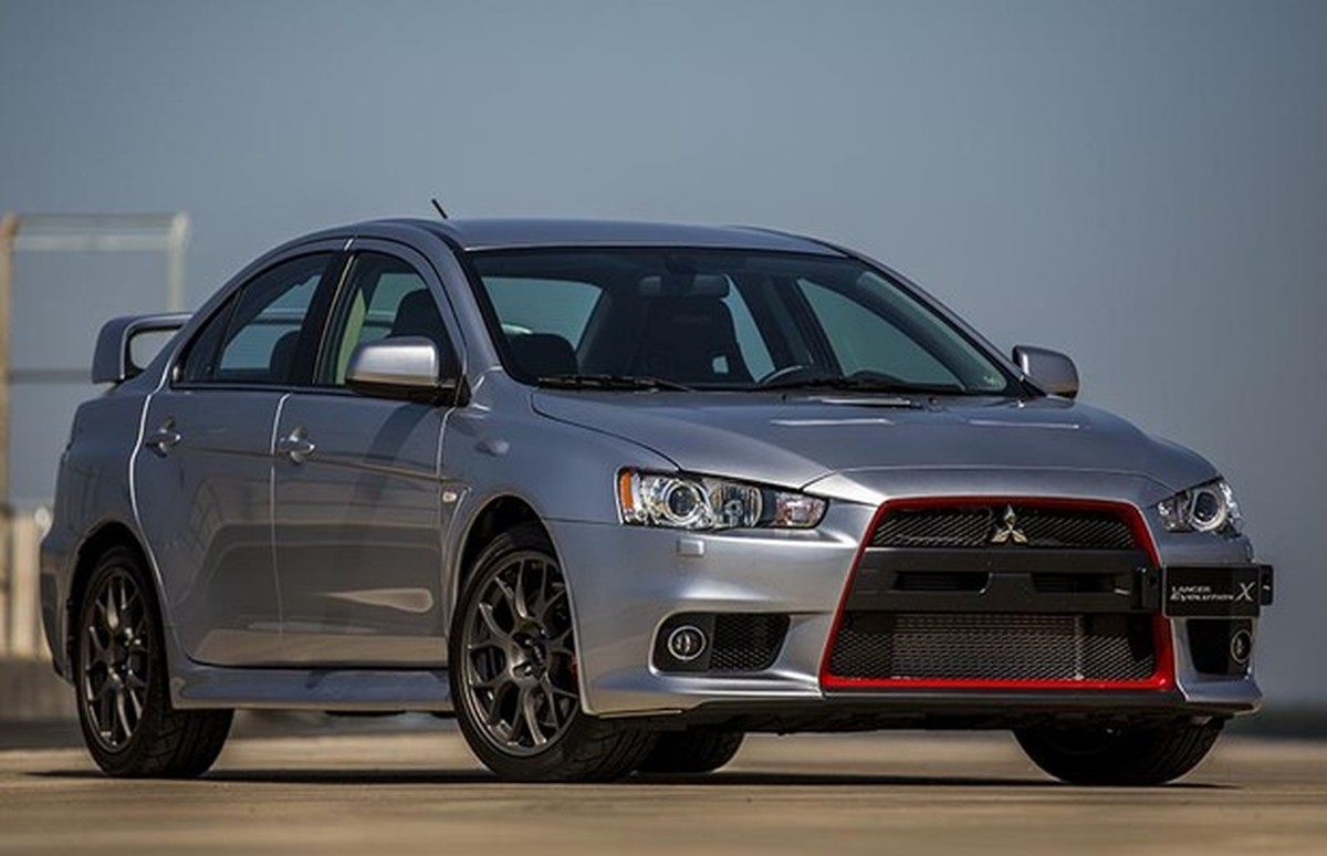 Mitsubishi lancer x хэтчбек