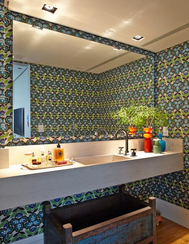 lavabo-papel-de-parede-Nelson-Kabarite (Foto: Victor Affaro/Editora Globo)