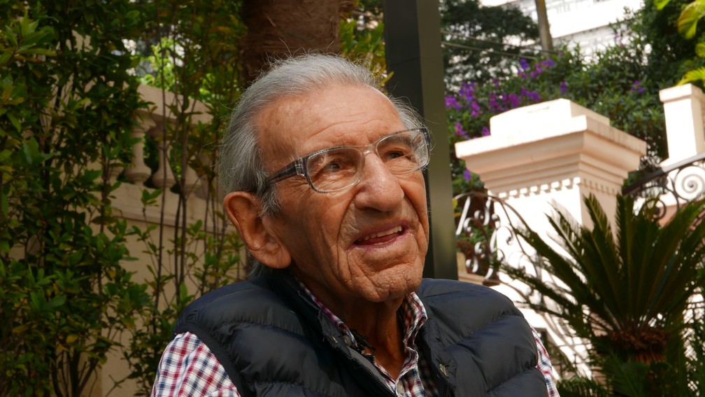'Nunca mais', diz Saul Dreier, de 94 anos, que criou uma banda e hoje toca bateria em shows ao redor do mundo. — Foto: Henrique Pinheiro/G1