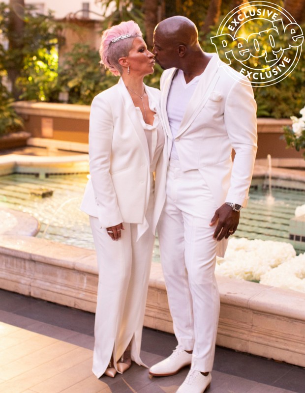 use with permissionquality is not goodterry crews and wife Rebecca King-Crews30th anniversary celebration at the four seasons beverly hills, CA july 28, 2019 (Foto: walker studios)