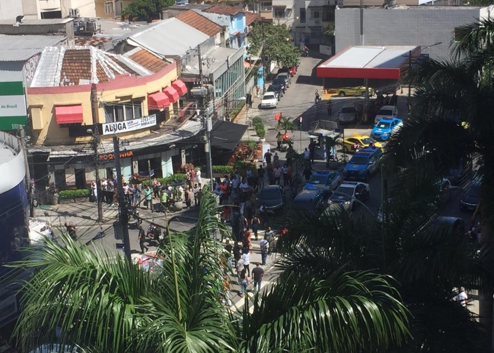 Rua General Roca foi interditada pela polícia — Foto: Lillian Silva