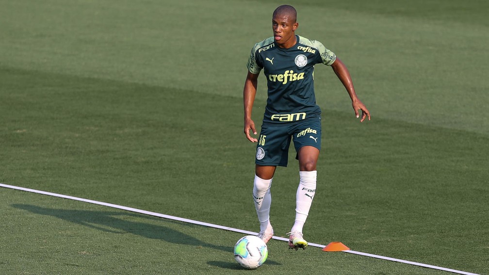 Meia do Palmeiras tem contrato até 2021 com opção de compra