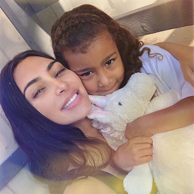 Kim Kardashian e North West (Foto: Instagram / Kim Kardashian)