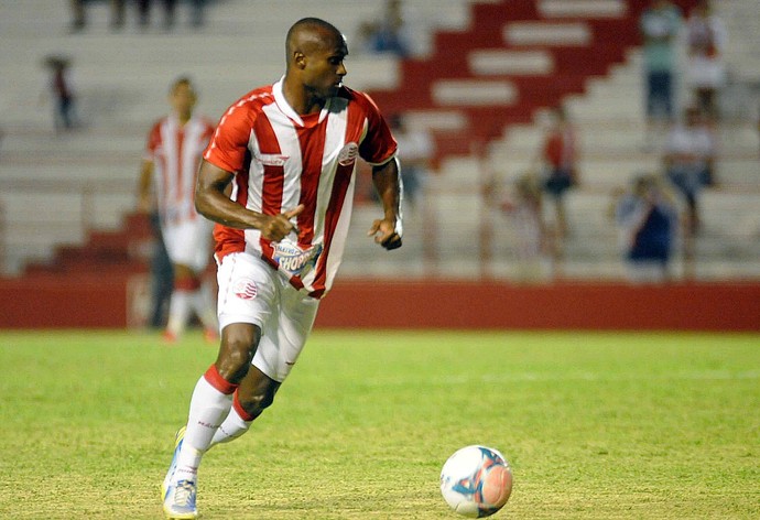Vinícius Pacheco assina contrato com o Boavista para jogar o Carioca 2015