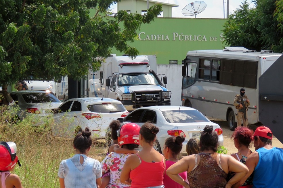 Detentos foram transferidos para a RegiÃ£o Metropolitana de Fortaleza. â€” Foto: Thiago Rodrigues