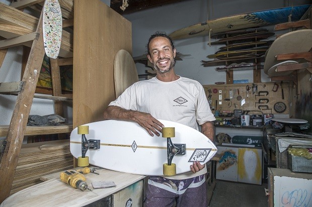 Francisco da Costa Juniot é proprietário da Chico's Skates, estabelecimento especializada em fabricar pranchas de skate tradicionais e diferenciadas (Foto: Ricardo Matsukawa / Ricardo Yoithi Matsukawa-ME / Sebrae-SP)