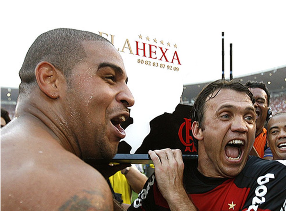 Adriano deixou o Flamengo em 2010 poucos meses depois de ser campeão brasileiro — Foto: Arquivo