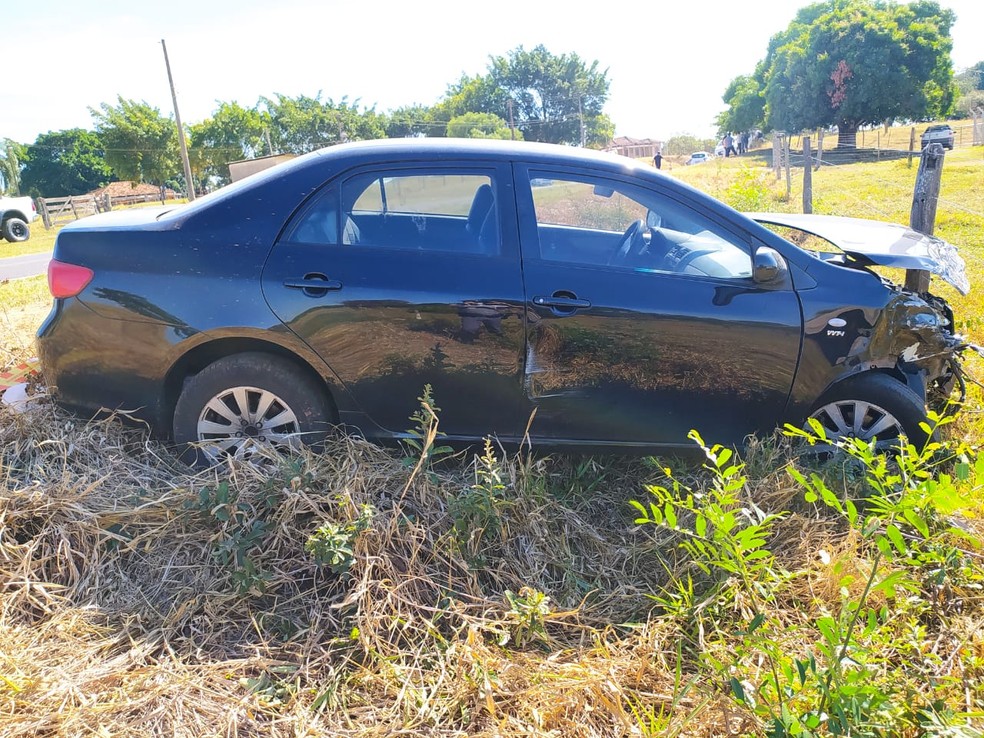 Acidente de trânsito foi registrado nesta quinta-feira (3), em Alfredo Marcondes — Foto: Polícia Rodoviária 