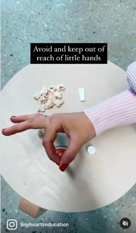 Mãe ensina como medir objetos que podem ser potenciamente perigosos para engasgos das crianças (Foto: Reprodução/Instagram/tinyheartseducation)