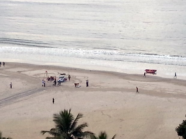 Corpo de homem é encontrado na Praia da Biquinha, em São Vicente, SP (Foto: Thyago Assunção/Arquivo Pessoal)