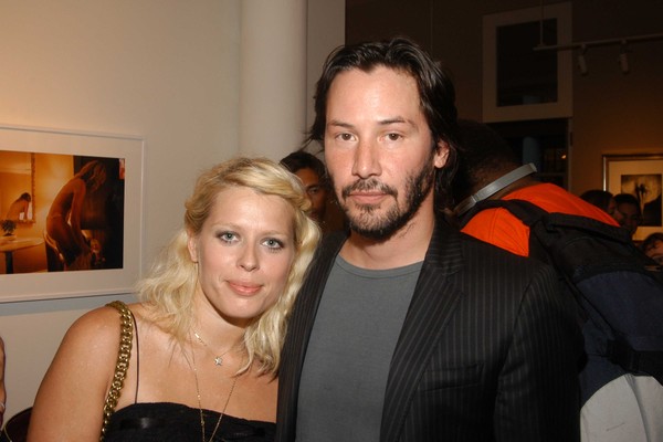 Amanda de Cadenet e Keanu Reeves em registro de 2005, quando já não namoravam mais (Foto: Getty Images)