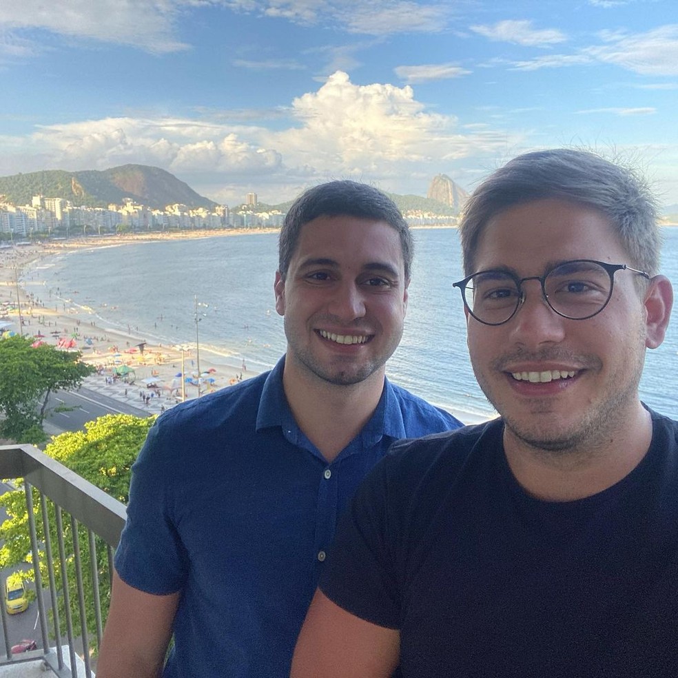 Pedro Figueiredo e Erick Rianelli foram vítimas de ataques homofóbicos, segundo o MP — Foto: Reprodução
