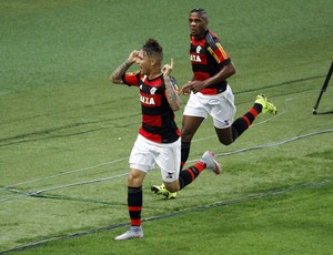 Edinho elogia postura de Guerrero: Não se empolgou com o assédio