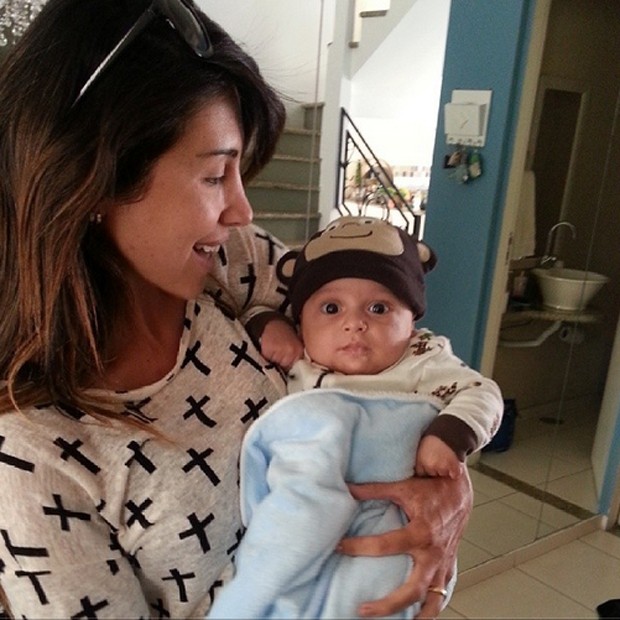 Jaque Khury com o filho Gael (Foto: Reprodução / Instagram)